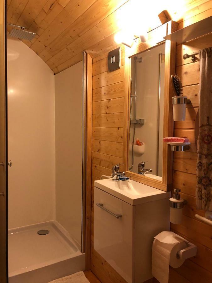 Millygite Chalet-On-Wheels By The River Εξωτερικό φωτογραφία